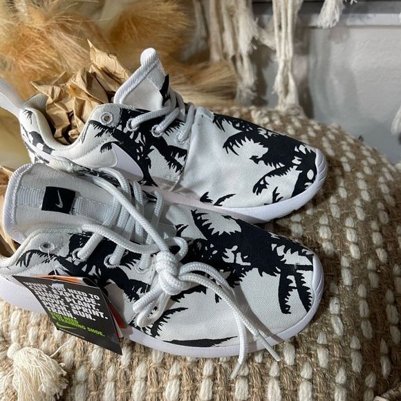 Nike Palm Tree Roshe Sneakers Shoes - Picture 3 of 7